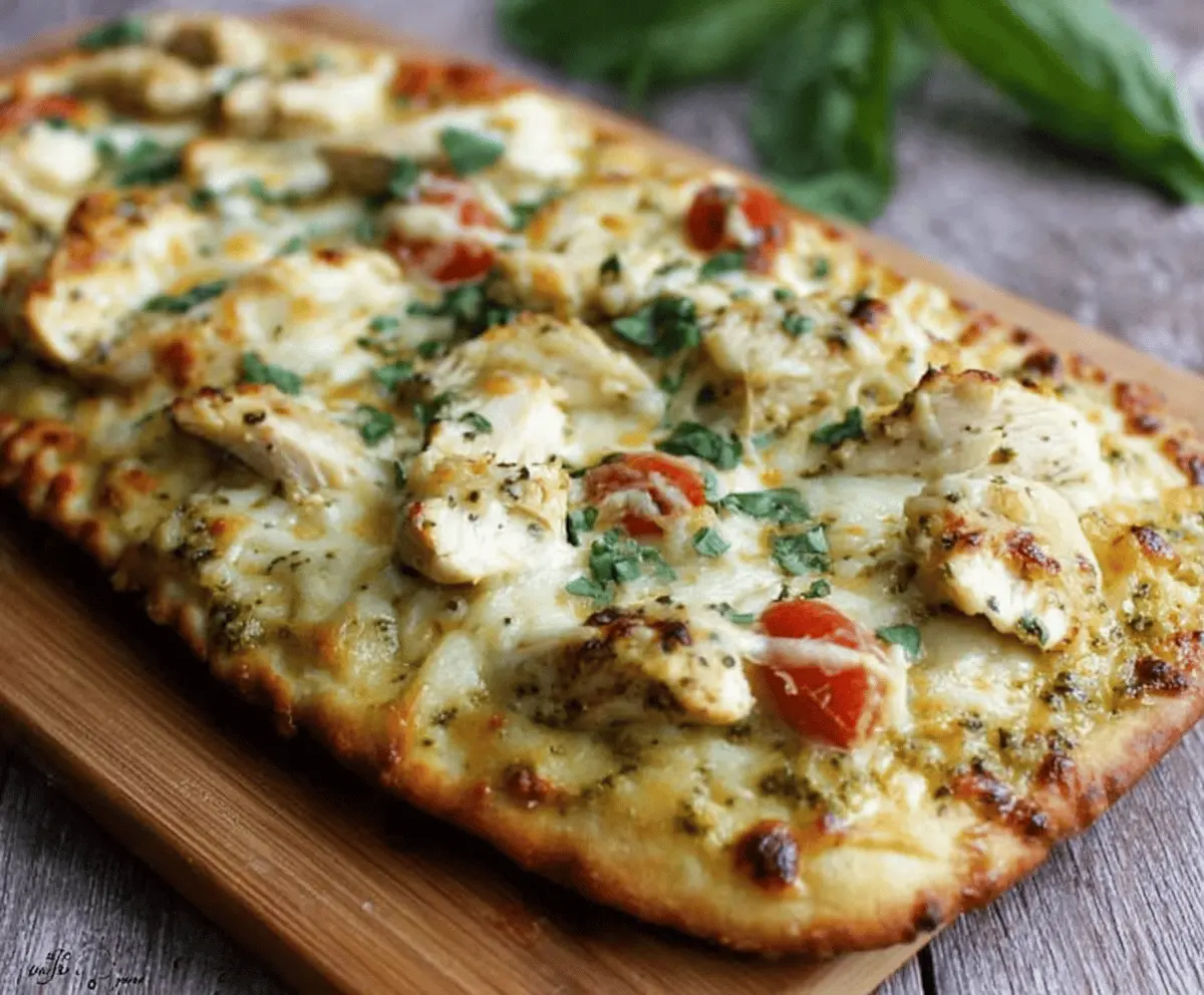 Easy Pesto Chicken Flatbread Recipe
